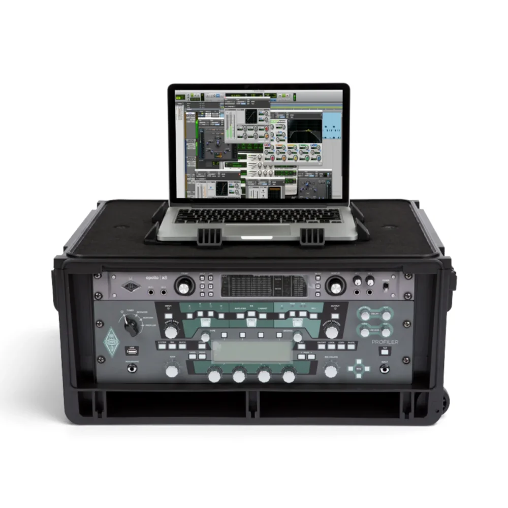Rack Case SKB 1SKB-iSF4U 4U Studio Flyer Moldeado por Inyección con Ruedas