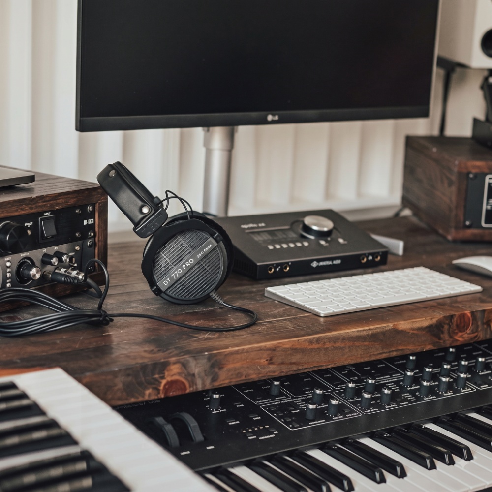 Audífonos Beyerdynamic DT 990 PRO 80 Ohmios