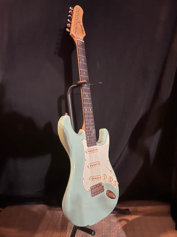 mmt-t-635-sg-d-wh Guitarra Eléctrica Tagima T-635 Classic Surf Green