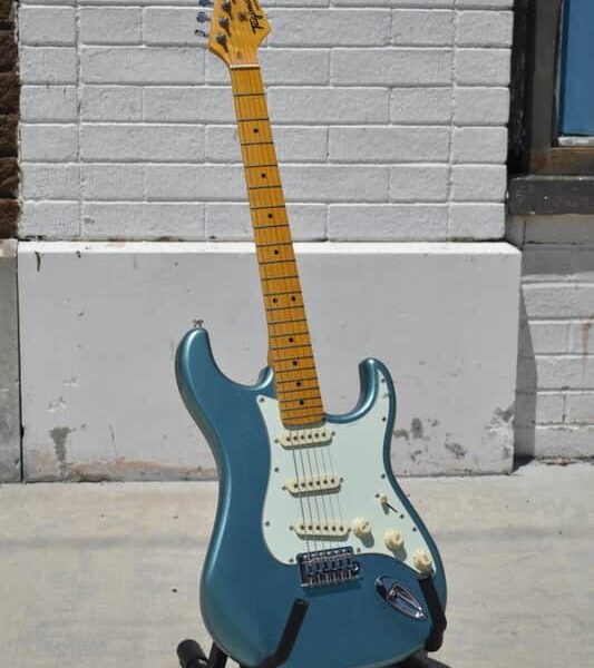 mmt-tg-530-lpb-lf-awh Guitarra Eléctrica Tagima TG-530 Lake Placid Blue