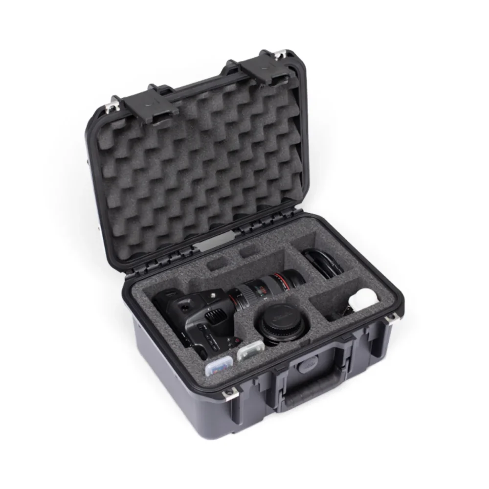 skb-cases-blackmagic-camera-hard-case_4b375a29-9415-4e97-97e5-abac0084acaa.webp Estuche Rígido SKB iSeries 1309-6 para Blackmagic Pocket Cinema Camera 6K Pro